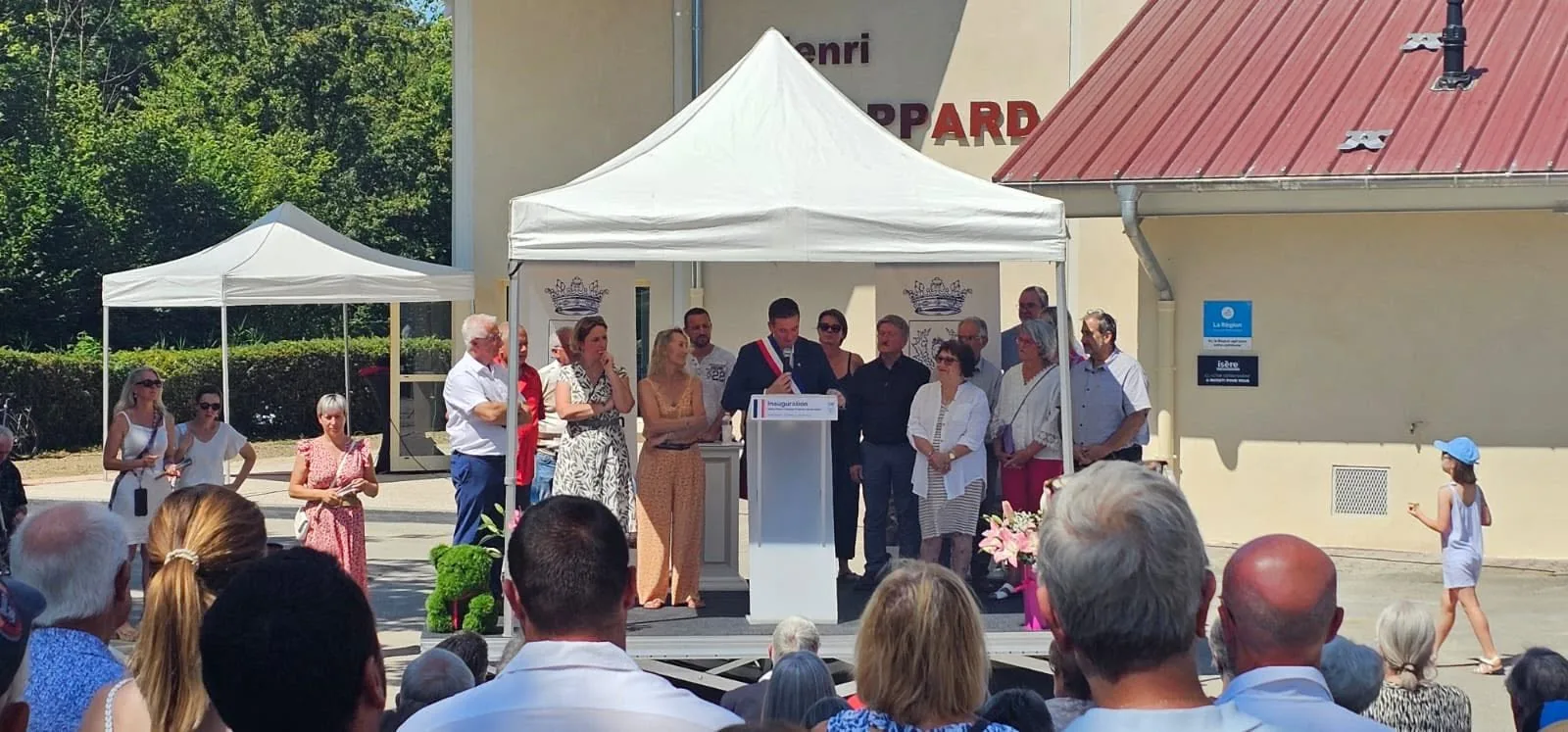 Ameublement pour la mairie de Saint Savin