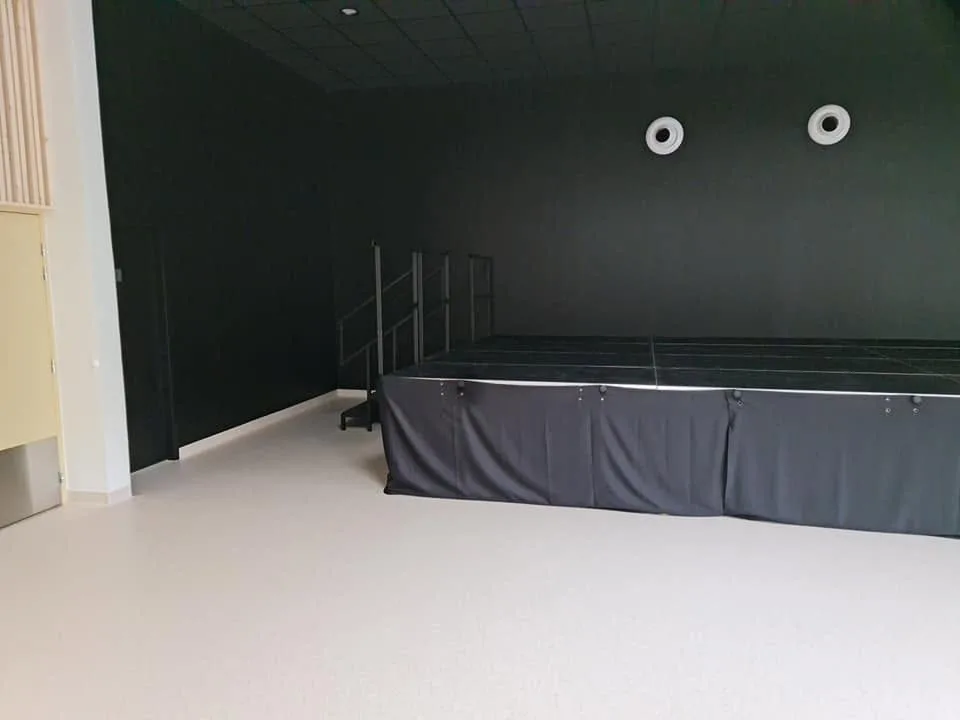 Scène pour la Mairie de Tramolé